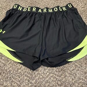 Under Armour Women's Size 2X Pull On Athletic Shorts Black Green